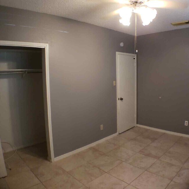 Building Photo - 8206 Talkenhorn