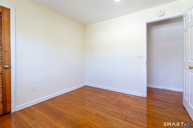 Building Photo - 117 Elizabeth Ann Dr