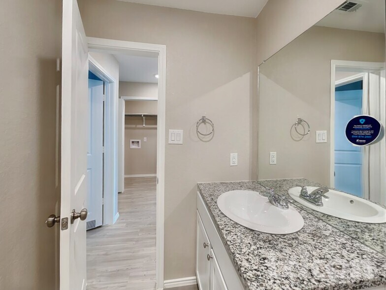 Building Photo - 10246 Devon Wheel St