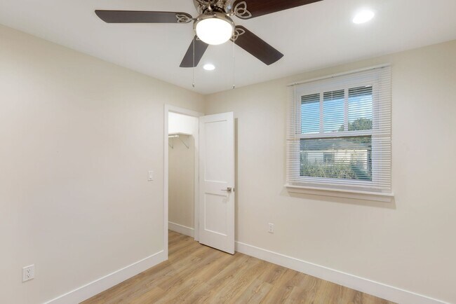 Building Photo - Brand New 2BR/1BA with Downtown LA Views in Historic Pico Union - First Time  on Market!