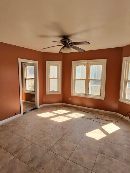 Building Photo - 80 Huntington Rd