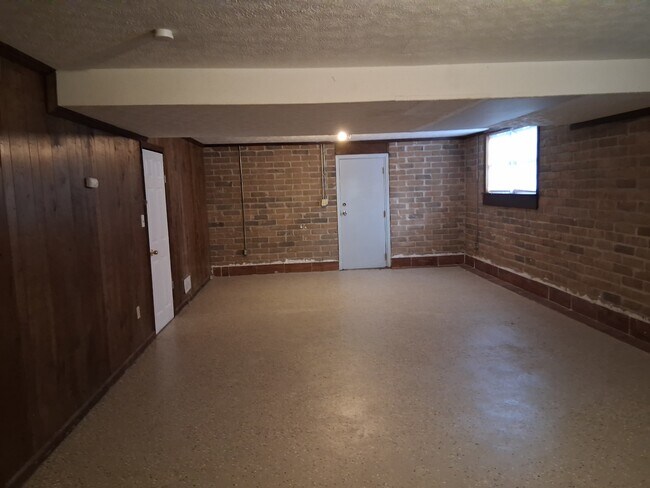 Building Photo - 3336 Cowan Mill Ct