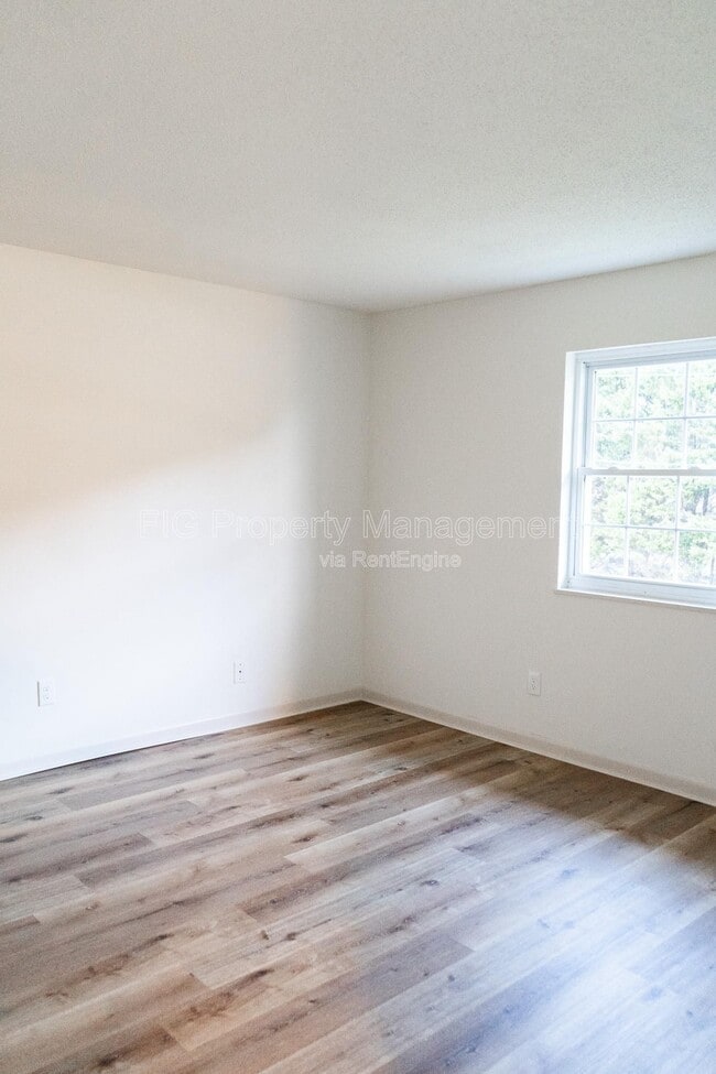 Building Photo - 3120 E Governor John Sevier Hwy