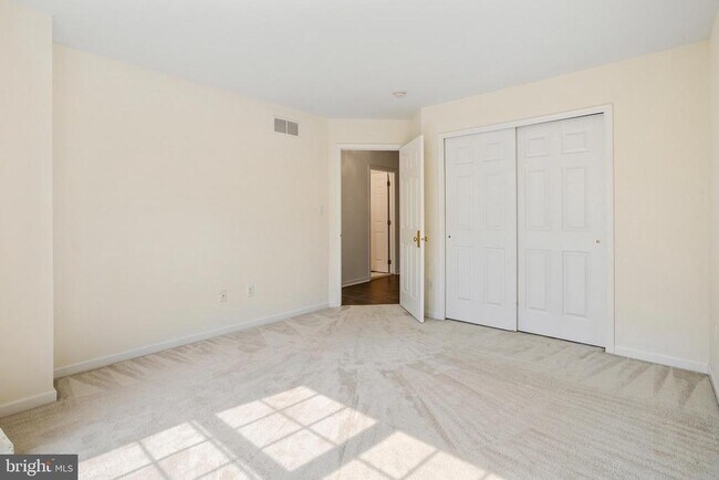 Building Photo - 54 Nestlewood Way