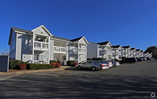 Building Photo - Hampton Meadows