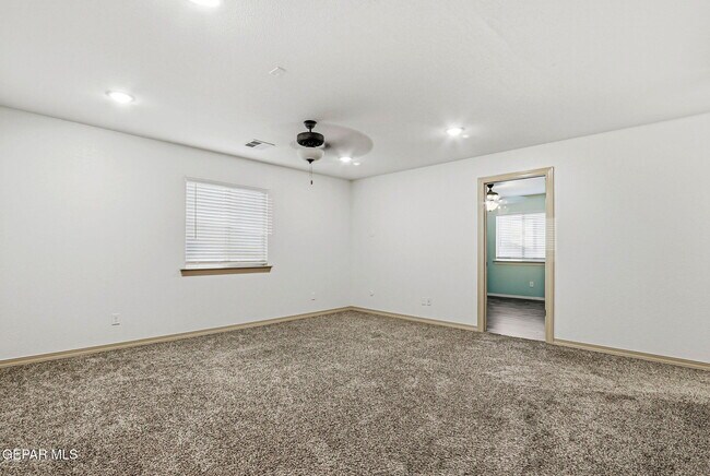 Building Photo - 14705 Tierra Escape Ave