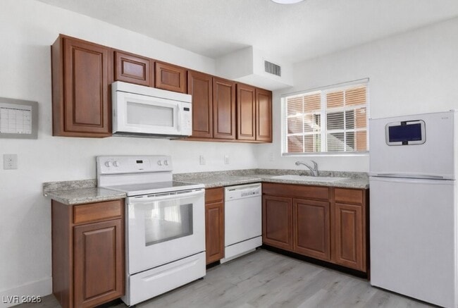 Building Photo - 5128 Garden Ln