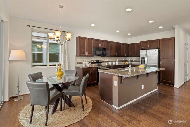 Building Photo - Immaculate Home in the Heart of High Point...