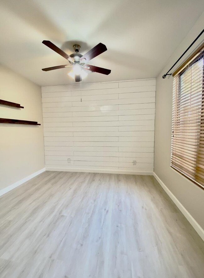 Building Photo - 2582 W Kit Carson Trail