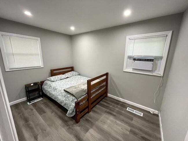 Building Photo - 271 Beacon St