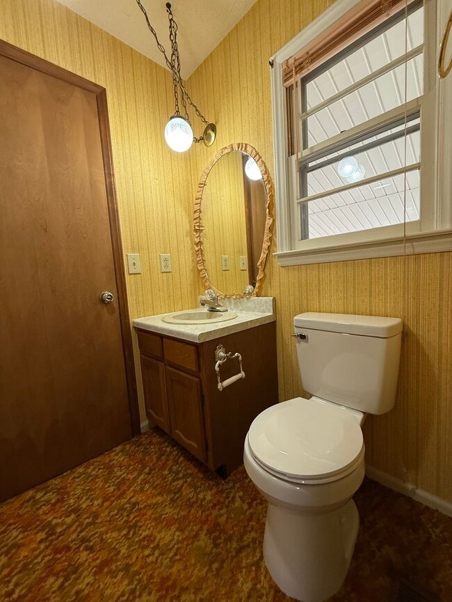 Building Photo - 2 Bedroom/2 Bath Home for Rent