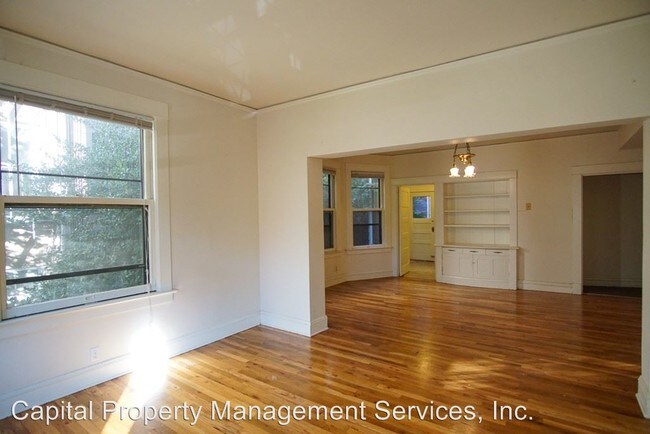 Building Photo - 2167 SW Yamhill St