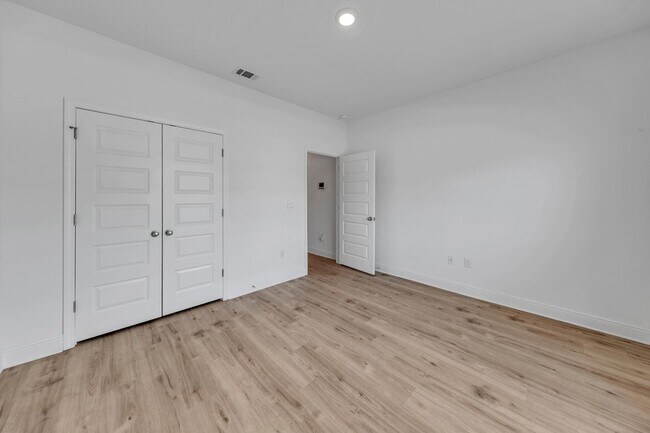 Building Photo - 247 JRS Wy