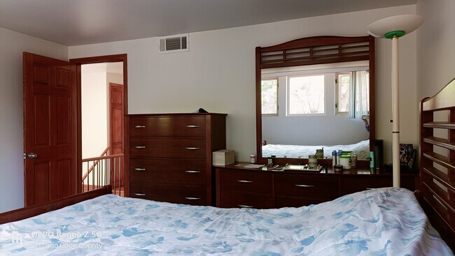 Building Photo - 5557 S Harper Ave