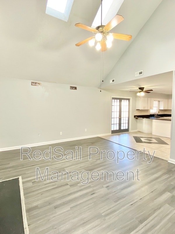 Building Photo - 851 Weston Ct