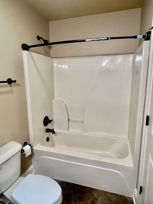 Building Photo - 6057 Beaver Creek Ln