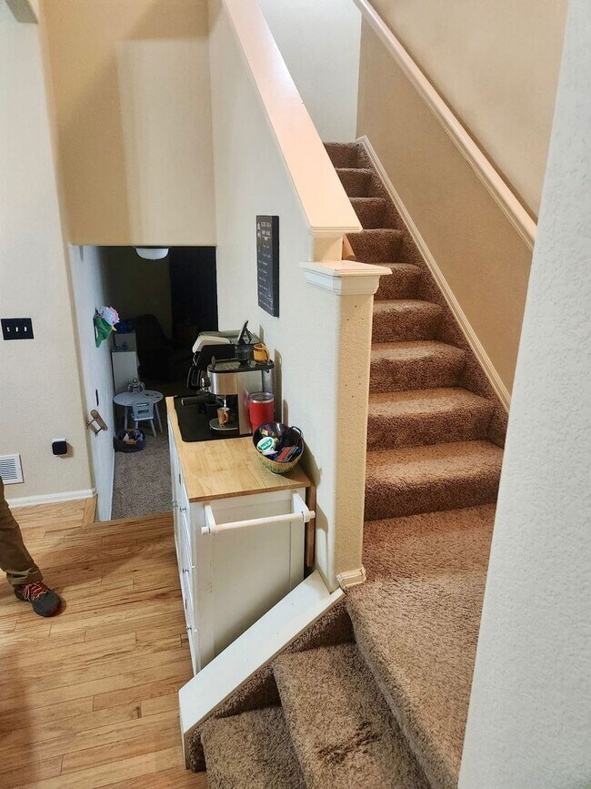 Building Photo - Gorgeous 3 bed/2.5 bath home with 3-CAR TANDEM GARAGE in Painted Sky