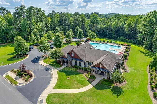 Building Photo - 3000 Sewee Ln
