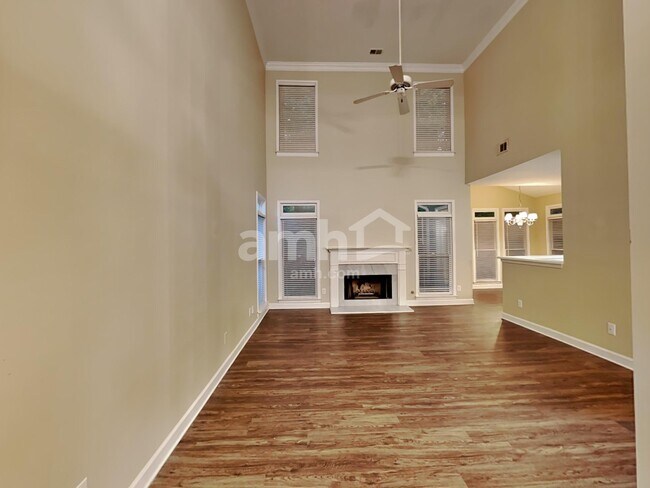 Building Photo - 3178 Vickery Dr NE