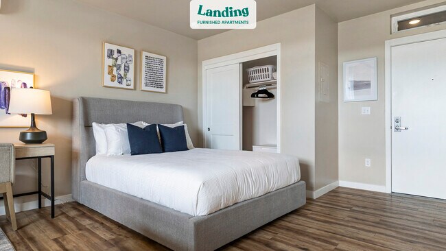 Building Photo - 4780 SE Milwaukie Ave