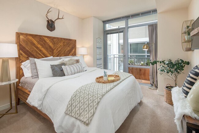 Building Photo - Cosmopolitan Condominiums ~ South Lake Union