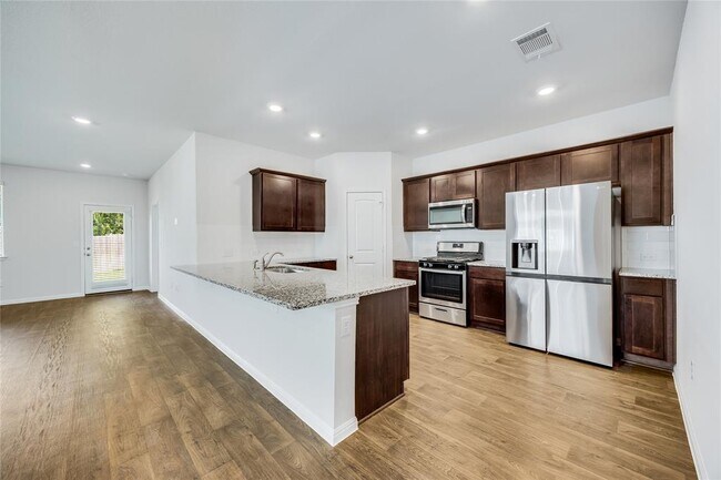 Building Photo - 133 Finley Rae Dr
