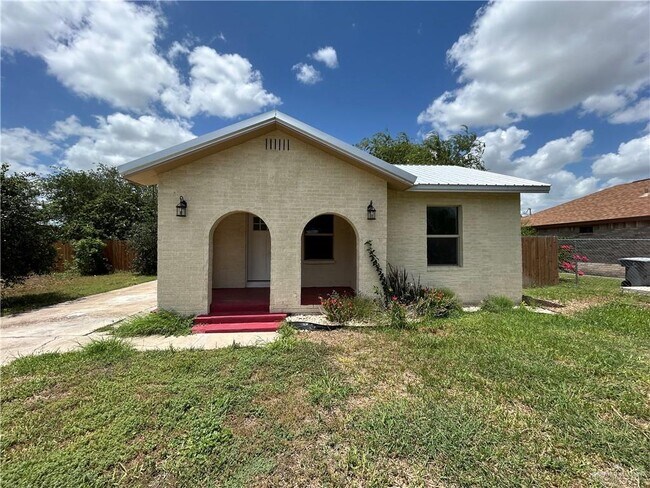 Primary Photo - 9 E Fay St