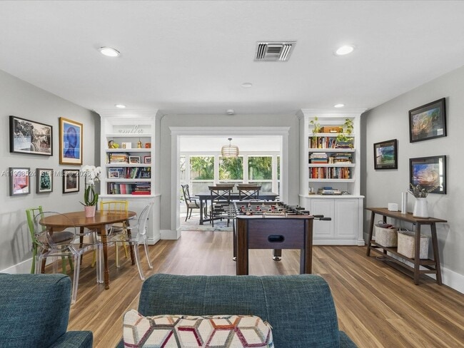 Building Photo - 2648 NE 26th Ave