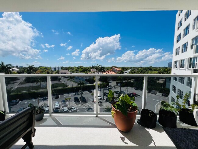 Building Photo - 2800 N Flagler Dr