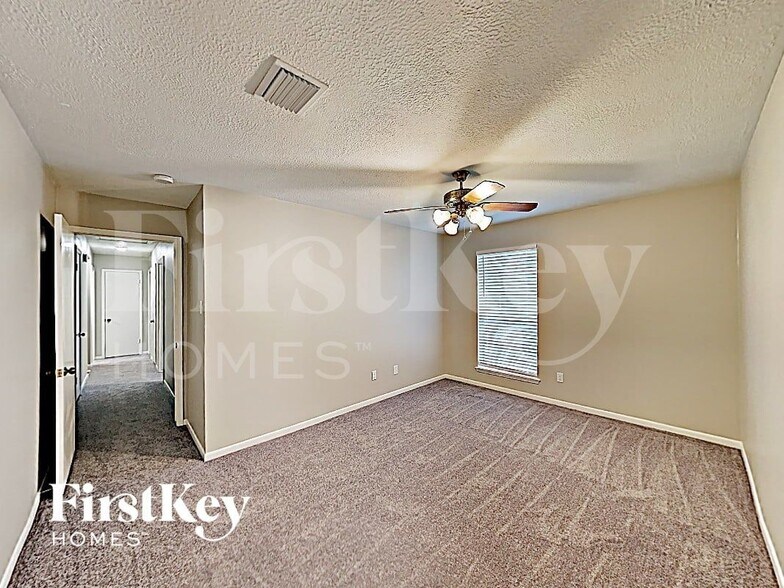 Building Photo - 2511 Riverlawn Dr