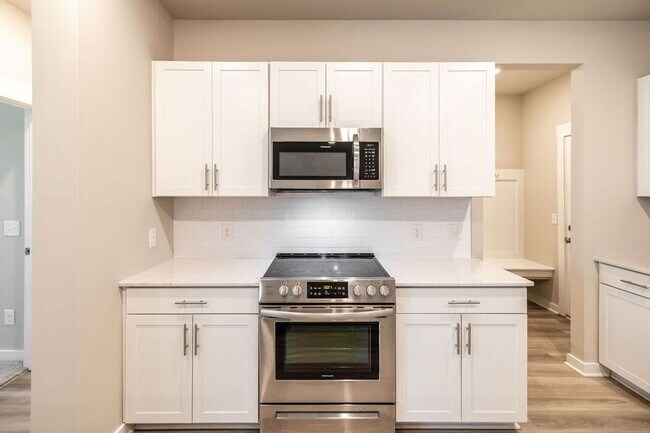 Building Photo - AVAILABLE NOW in Foxland Crossing