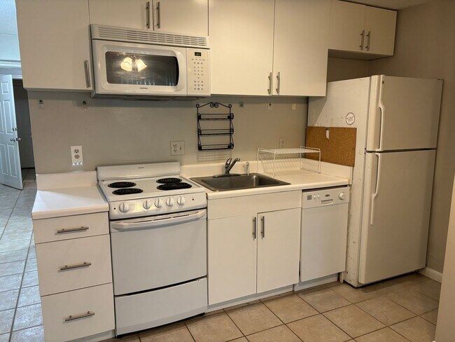 Building Photo - 5505 Sun Harbor Rd