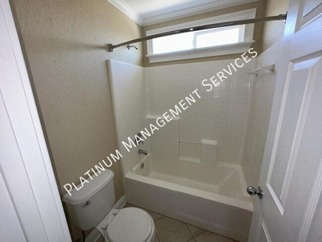 Building Photo - 3075 Summer Breeze Ave