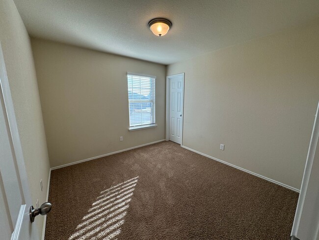 Building Photo - 5913 Harriet Tubman Ave