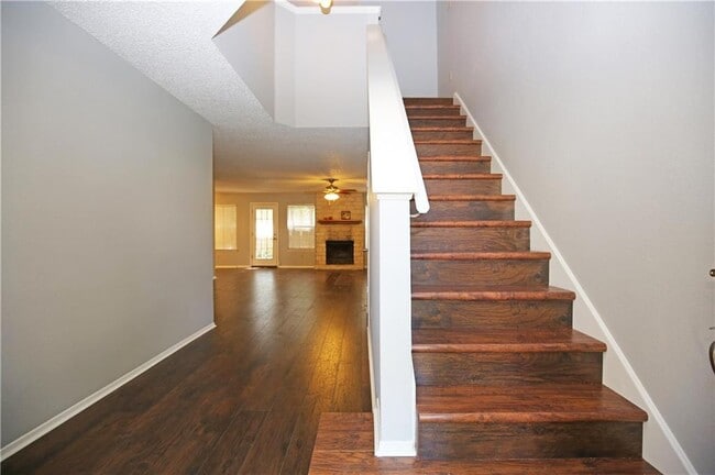 Building Photo - 12903 Humphrey Dr