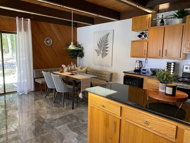 Building Photo - 141 Hunters Trce