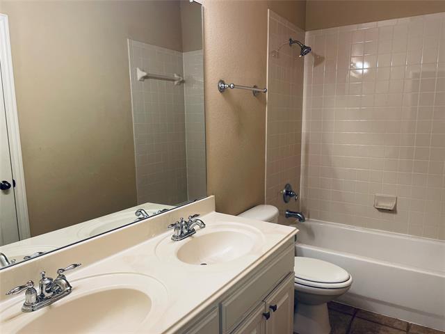 Building Photo - 709 Mandalay Bay Dr