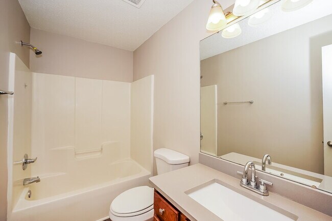 Building Photo - 15252 Eric Kyle Dr