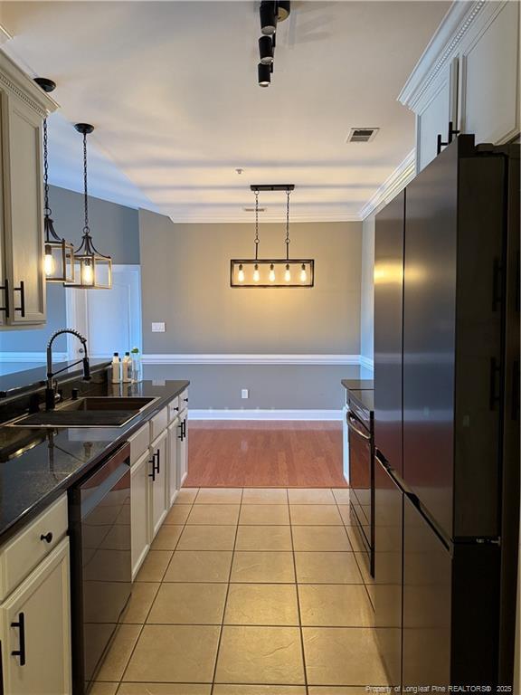 Building Photo - 208 Fountainhead Ln