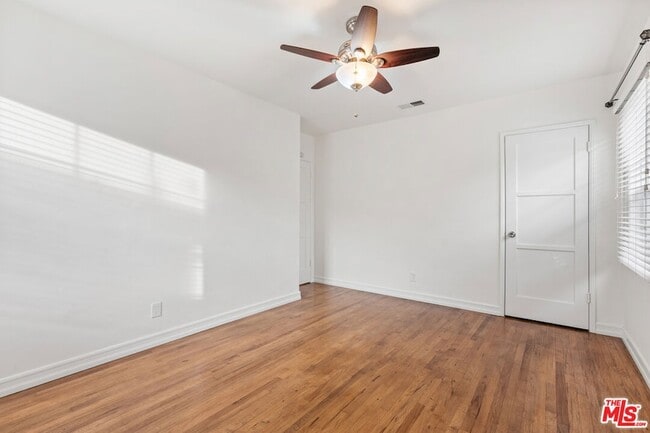 Building Photo - 6648 W 80th Pl