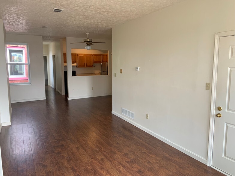 Building Photo - 306 Jacksonia St