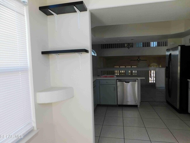 Building Photo - 12736 Tierra Sonora Dr