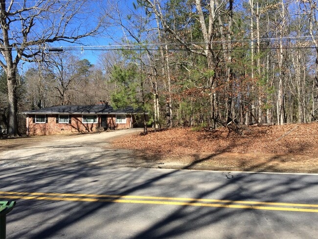 Building Photo - 2185 Enon Rd