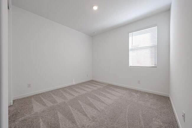 Building Photo - COMING SOON!! Recently built 5-Bedroom Home in Goodyear with Upgrades & Resort-Style Amenities