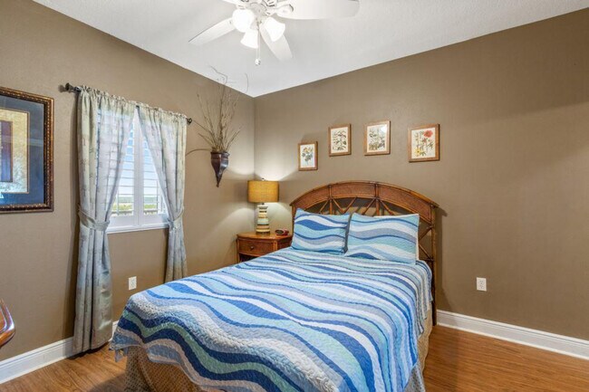 Building Photo - 365 E Beach Blvd