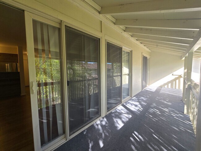 Building Photo - Beautifully Renovated Condo With Huge Balcony!