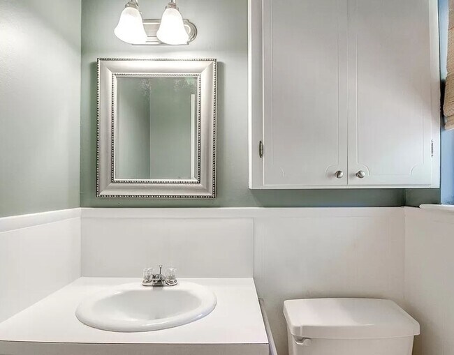 Building Photo - Charming 3 Bed, 1.5 Bath Home in Central Norman