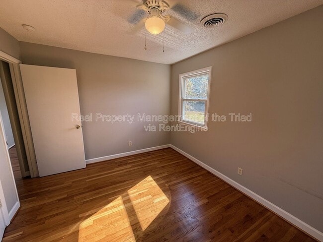 Building Photo - 2563 Wood Valley Rd