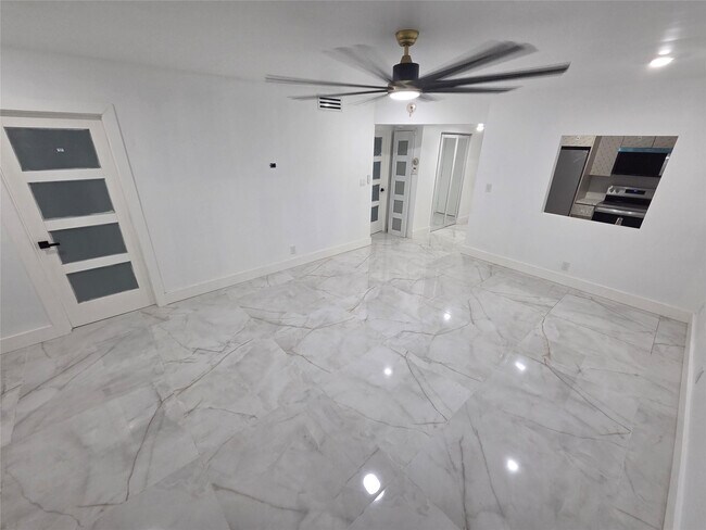 Building Photo - 251 S Cypress Rd