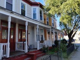 Building Photo - 8 S Robinson St